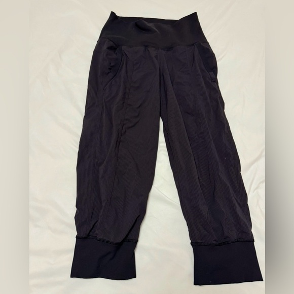 Lululemon In Flux Crop - Picture 6 of 13